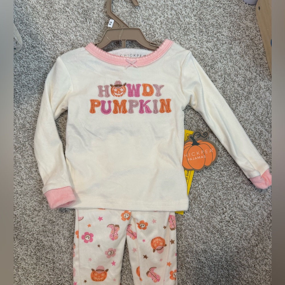 NWT chick pea toddler Pajama Set - Cream and Pink 'Howdy Pumpkin'
